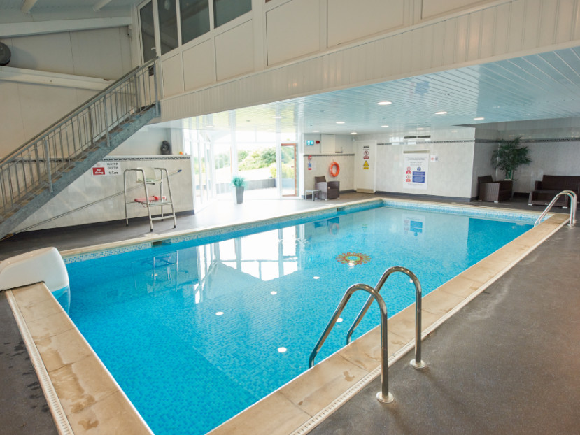 Tenby holiday cottages with swimming-pool